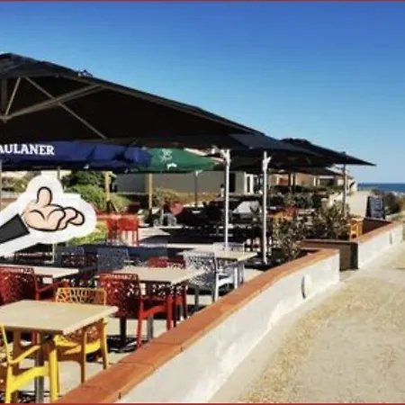 Naturisme, Et Piscine
