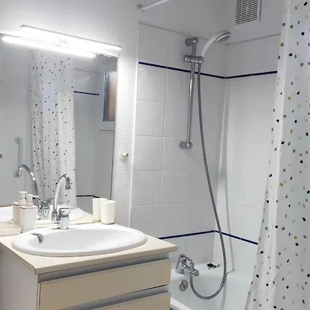 Naturisme, Et Piscine