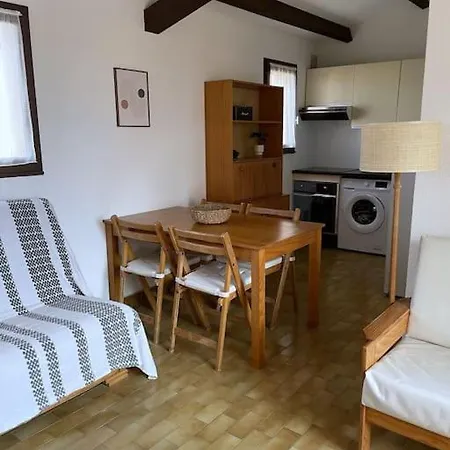 Naturisme, Et Piscine *