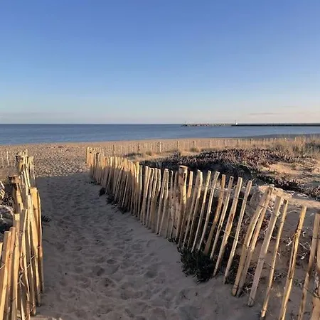 Naturisme, Et Piscine * Leucate
